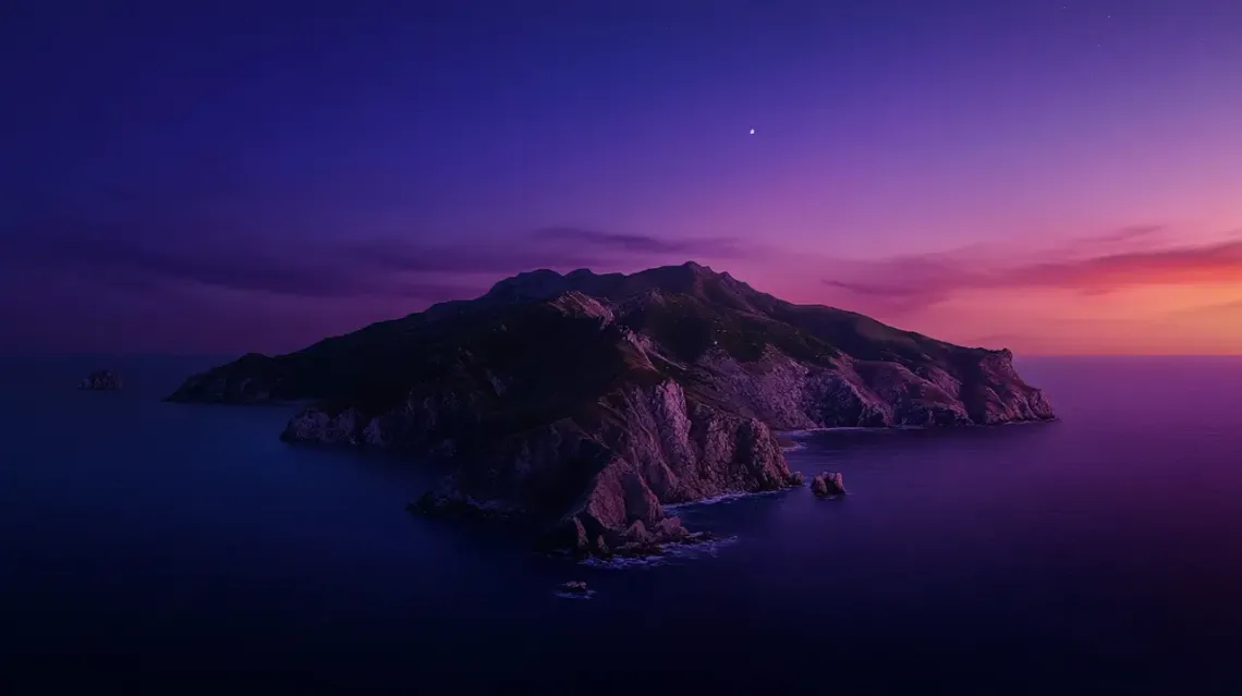 Drone shot over an island, taken by Andre Vorwerk.